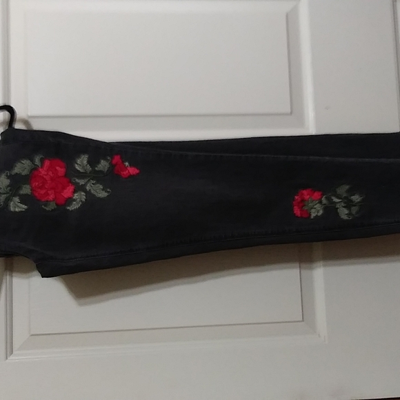 JEANS w/RED STITCHED in ROSES - Picture 2 of 8
